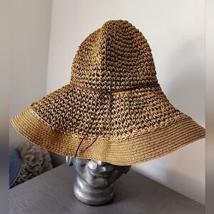 Pins And Needles Floppy 100% brown Straw Hat. Pre-owned in great condition.